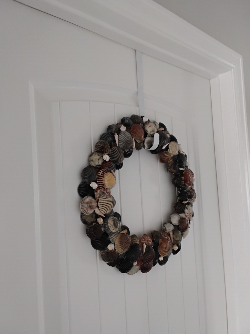 Large Seashell Wreath. Summer Decor. Beach Nautical Decor - Picture 2 of 6